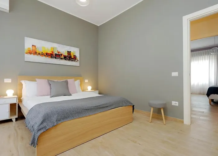 Elegant 3-bed 10' Termini Wi-fi Ac Apartment Rom