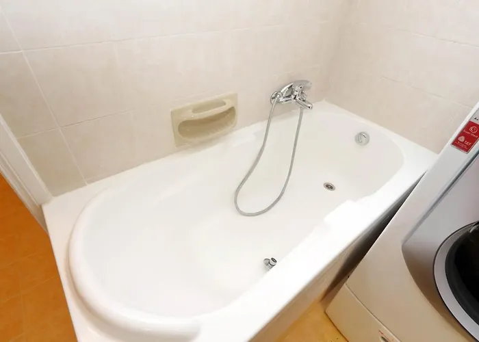 Elegant 3-bed 10' Termini Wi-fi Ac Apartment Rom