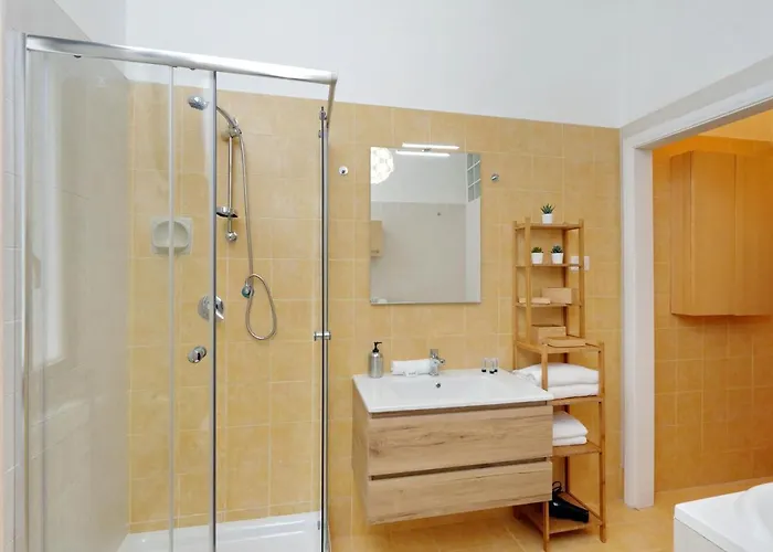 Apartment Elegant 3-bed 10' Termini Wi-fi Ac *