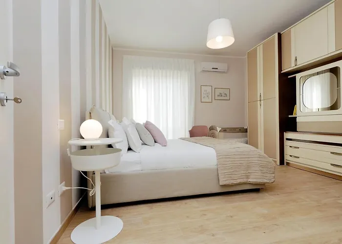 Elegant 3-bed 10' Termini Wi-fi Ac Apartment Rom