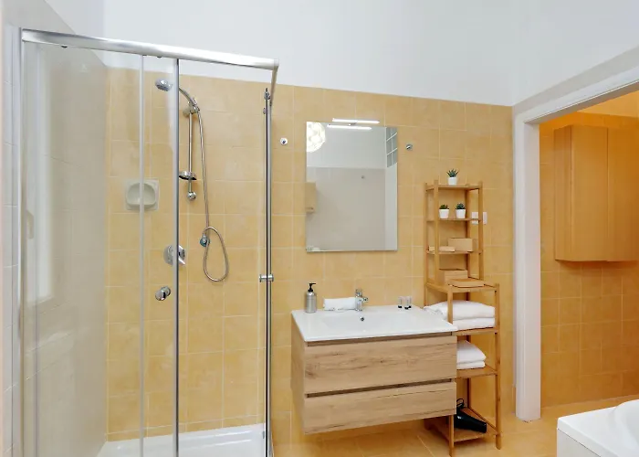Apartment Elegant 3-bed 10' Termini Wi-fi Ac *